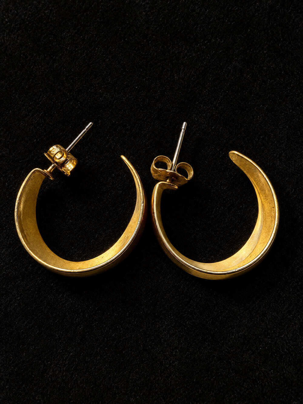 ⚜️ Gold-Tone Half-Hoop Earrings | Minimalist | Wide Band Studs 💗